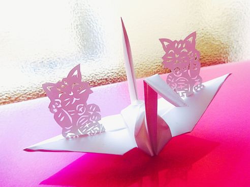 ペーパー折り鶴「折り鶴に招き猫」